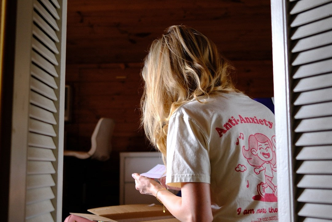 Tilly Oddy-Black: Viral Jokes, Real Merch 📱
